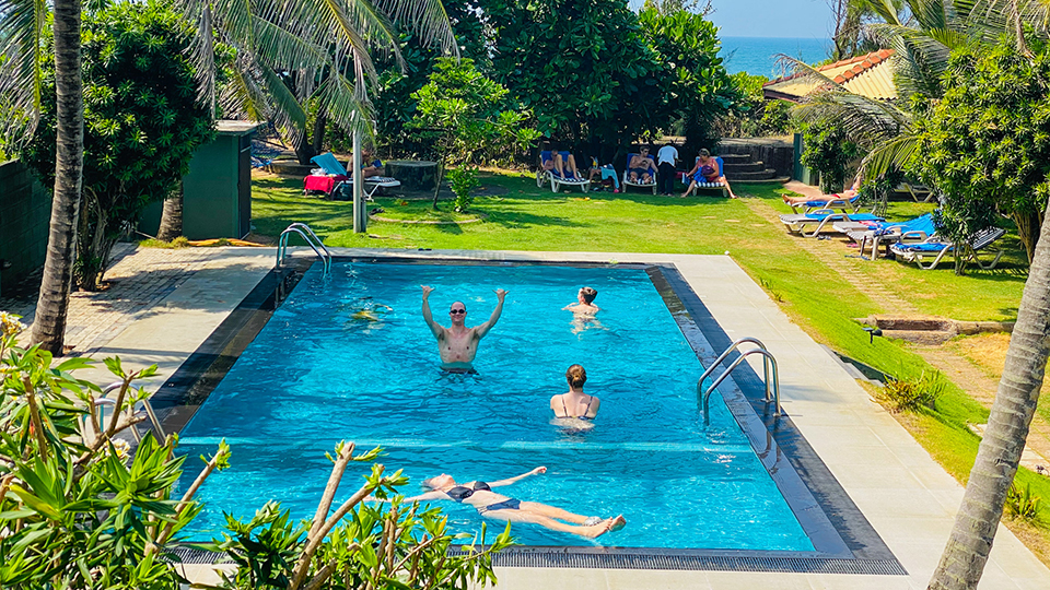 Inlak-hotel-negombo-srilanka-inlak-Pub-Restaurant